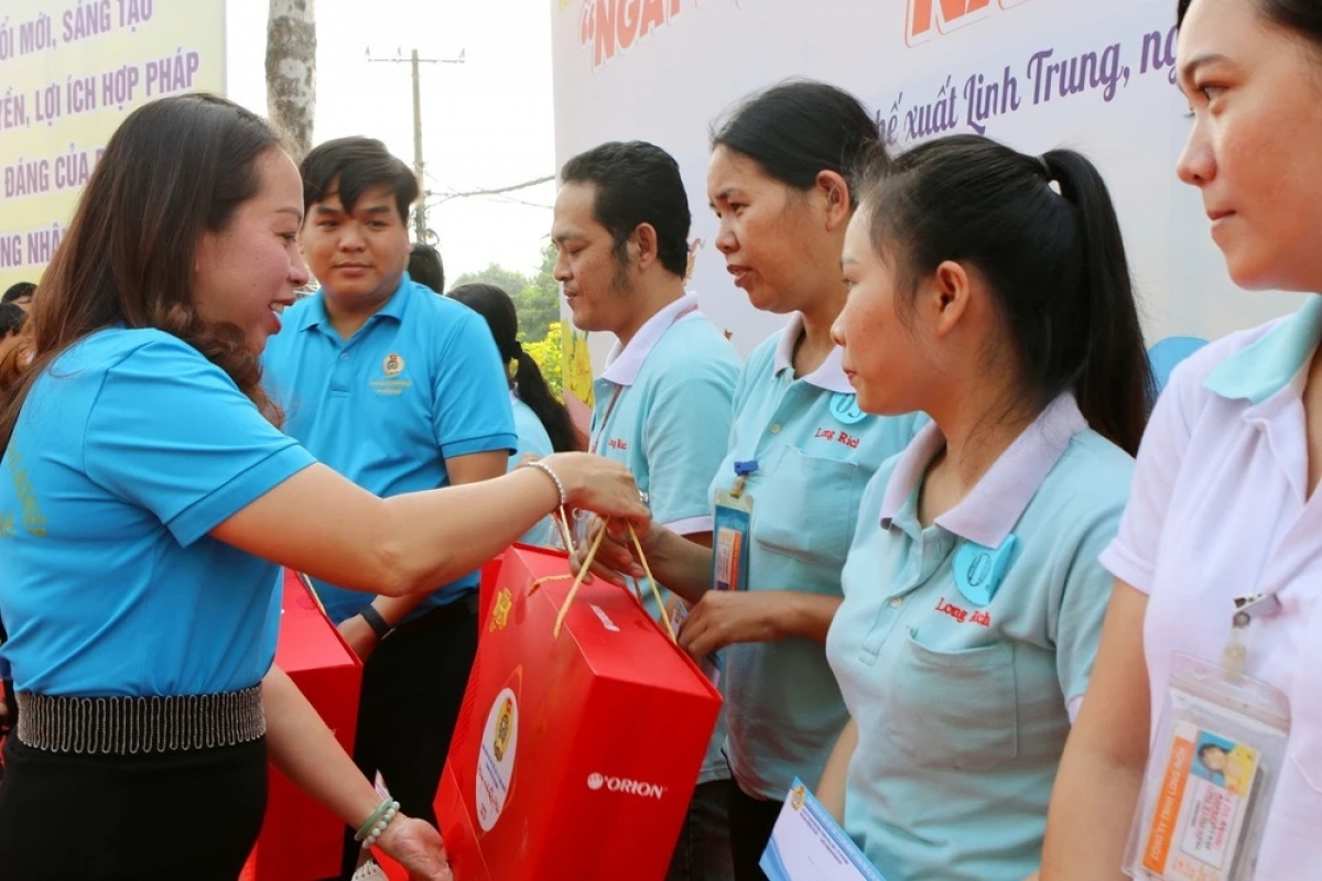 Hu labaih 10.000 urang ngak kong hu alin harak phieu blei pandap piah blei pandap Tết