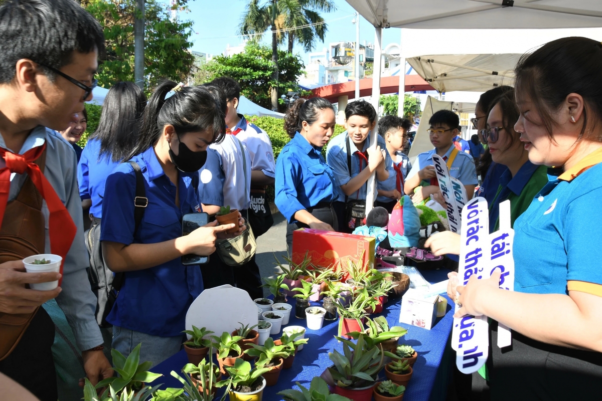 Thành đoàn saong kapul dam dara dom pakat daok peih ngak 8 danak dak praong