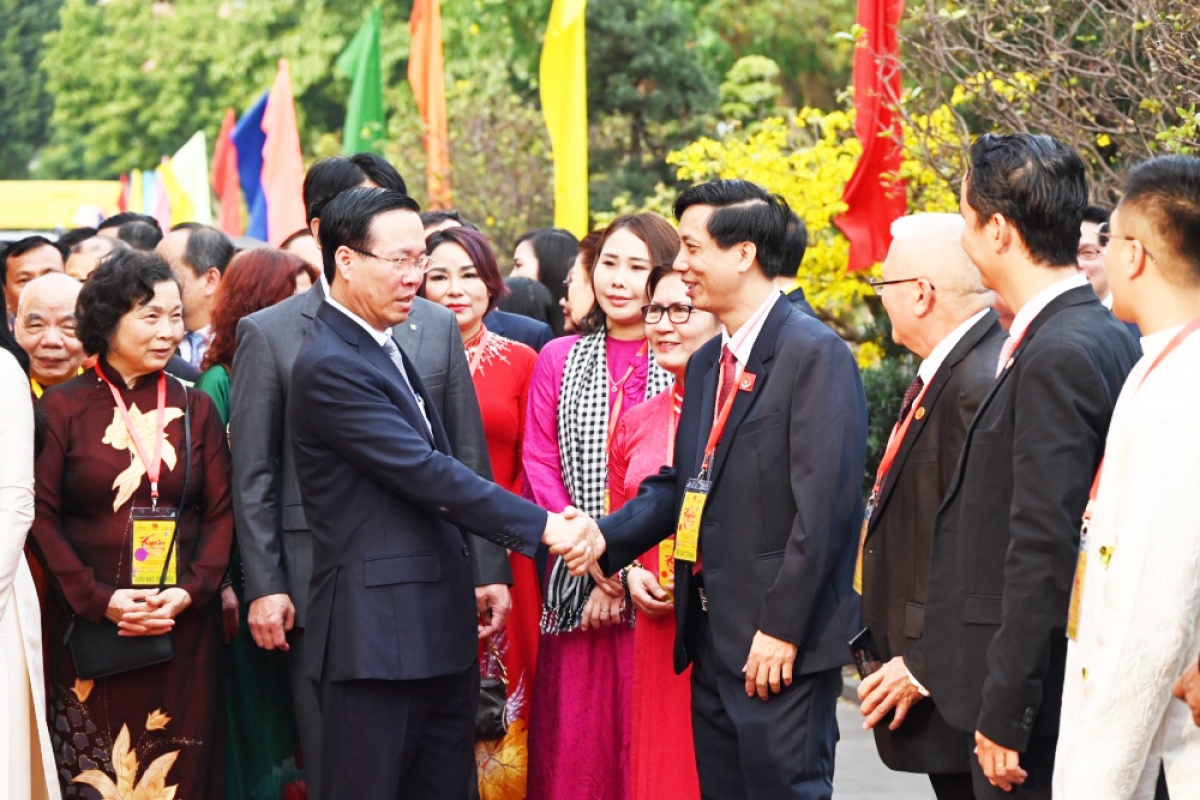 Chủ tịch nước Võ Văn Thưởng lưm, ta mooh đhanuôr hêê xoọc ặt ma mông coh k'tiếc k'ruung lơơng đhị Bến Nhà Rồng.