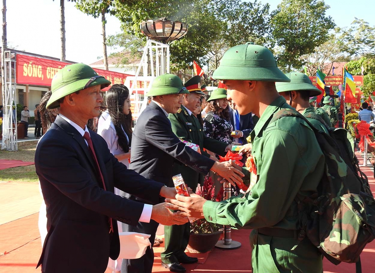 Ƀí thư Tỉñ ủy, Củ tịc Hội đồng Ñân zân càr Kon Tum Dương Văn Trang pà phan cau ling pa in lài mờ tŭ lòt gùng lơh kơnòl ling klàng