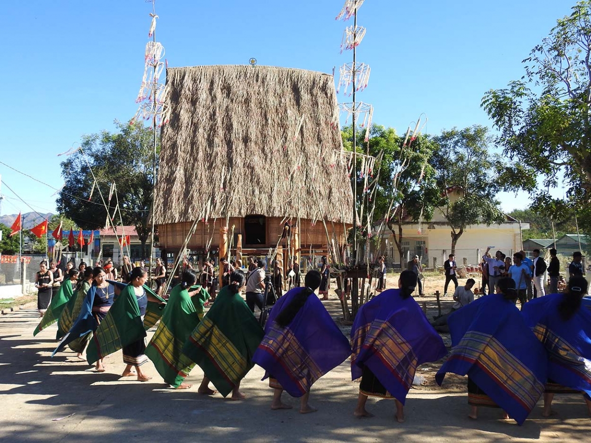 Kuăn pơlê Đăk De rơtế hơniâp ro tâi pơlê