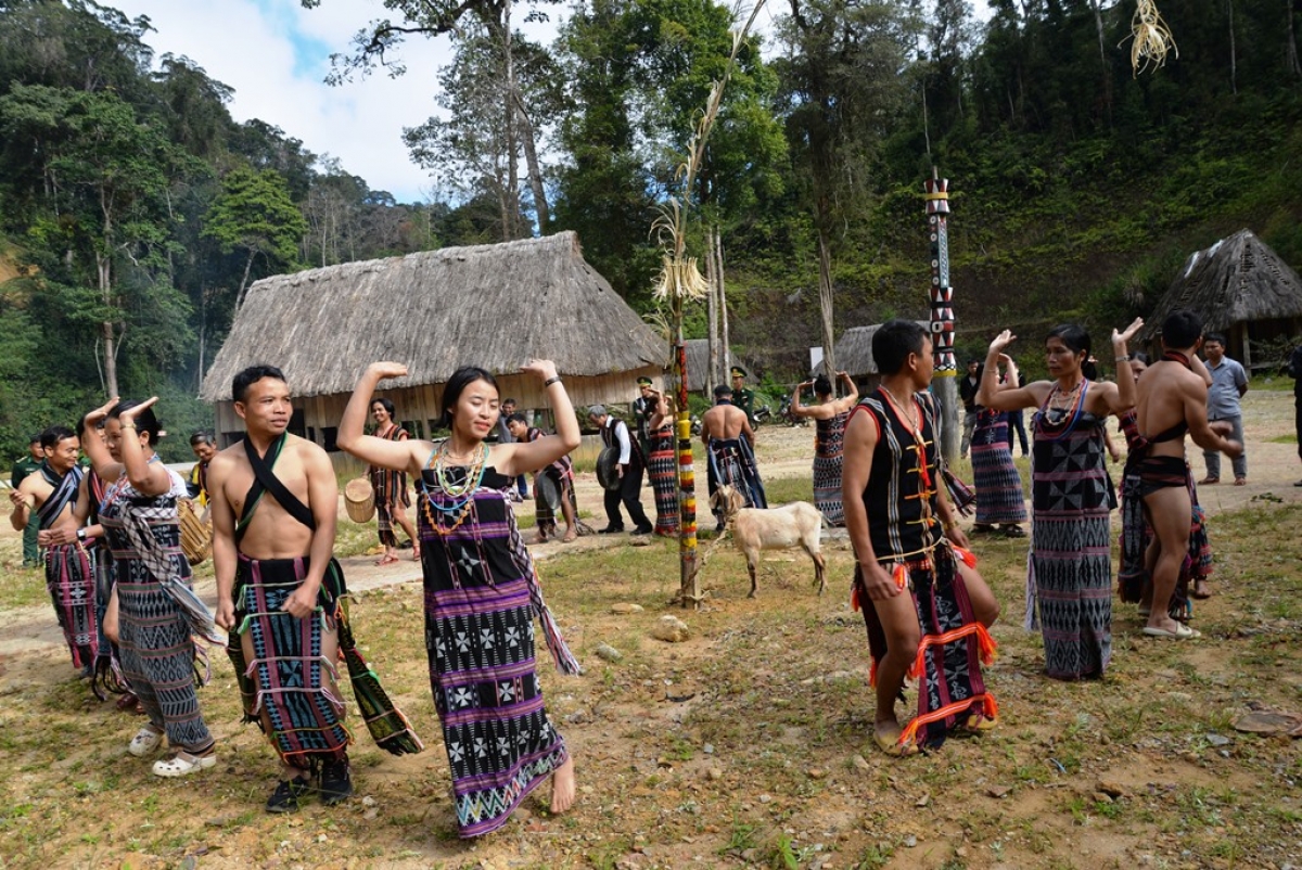 Tân tung da dặ bêl t'ngay bhuốih bhrợ nâu.