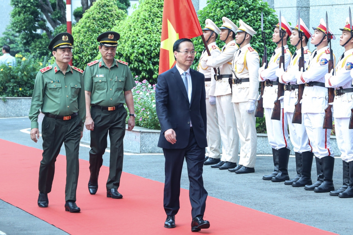 Củ tịc lơgar còp, nting bơr sa tềp tàm ƀòn dờng Hồ Chí Minh