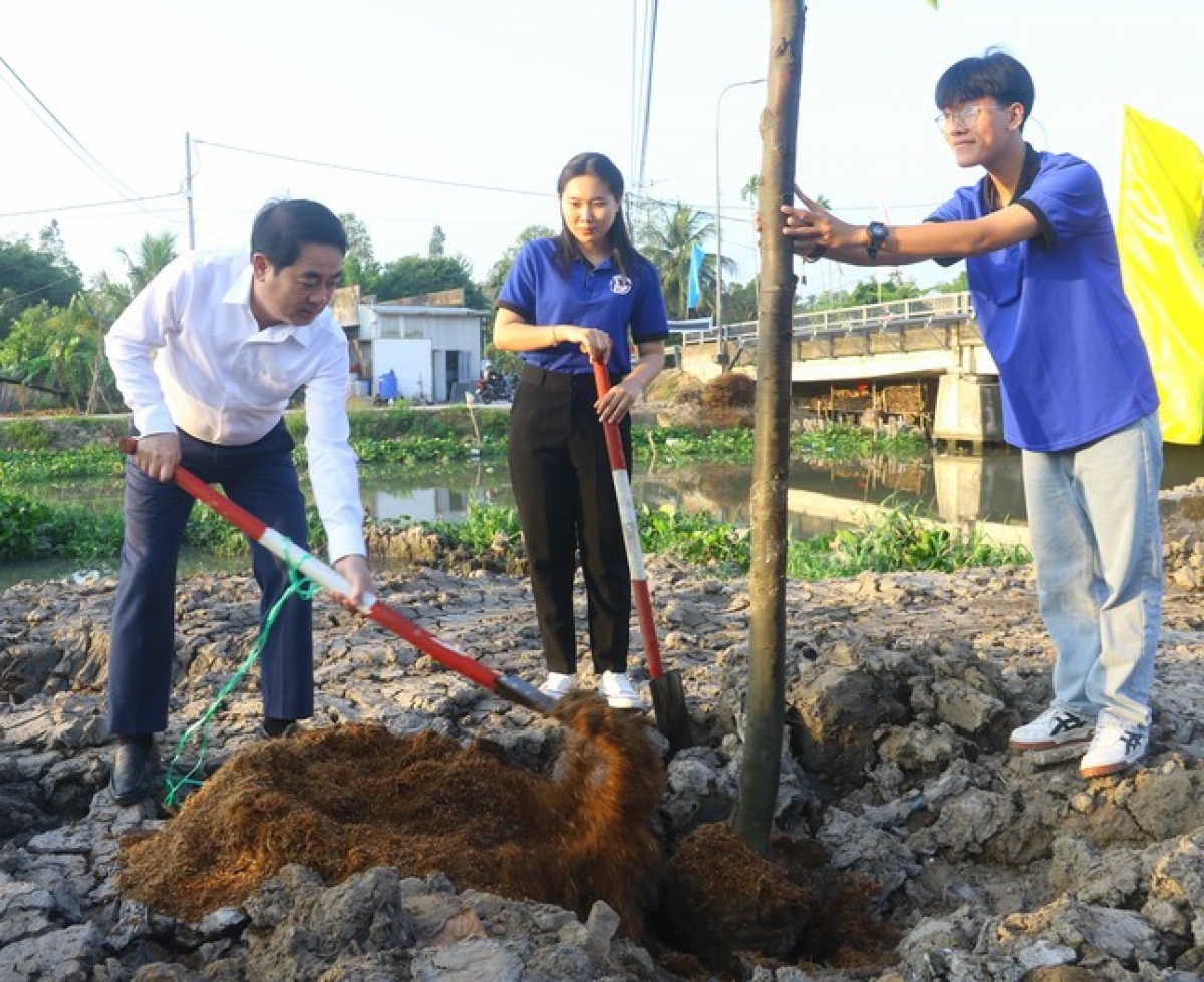 Mblang hamu padai ini hu rahra pandar jalan pala drak tui Danak dak sa triệu ha padai chat luong glaong di Rajaei