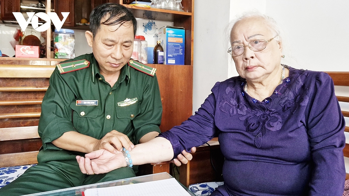 Thiếu tá Ninh Công Khánh cha mêệt lêy c'rơ đoọng ha pêê ca ay