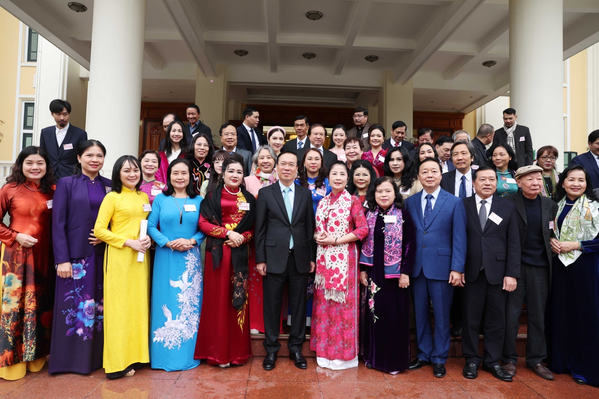 Kơdră teh đak Võ Văn Thưởng pơma hơdăh, lơ bơngai hŏk trŭ, bơngai jang khoa hŏk, bơngai joh hơri hơsoang jĭ dôm bơngai ‘lơ̆ng hŭt hơkâu yua kơ kon pơlei, yua kơ teh đak