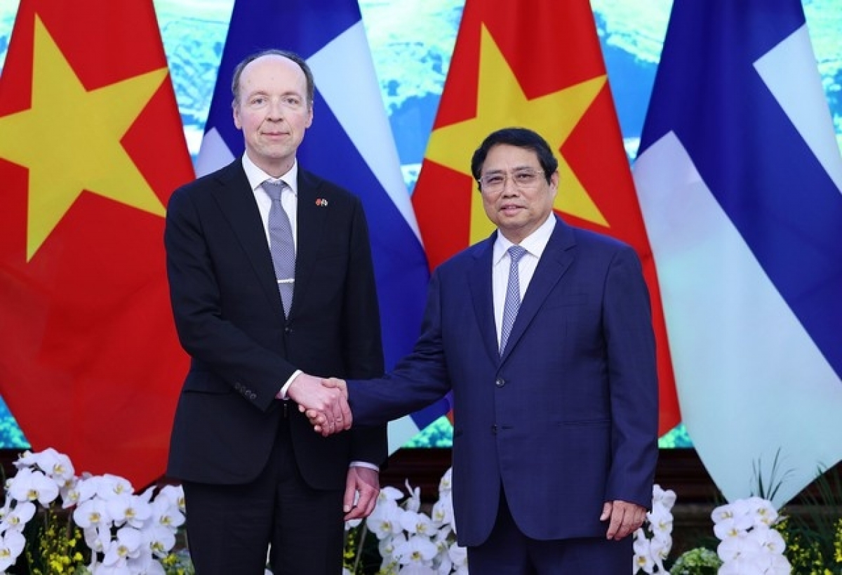 Thủ tướng ồng Phạm Minh Chính mờ Củ tịc Quôk hội lơgar Phần Lan ồng Jussi Halla-aho (rùp VGP/Nhật Bắc dê)