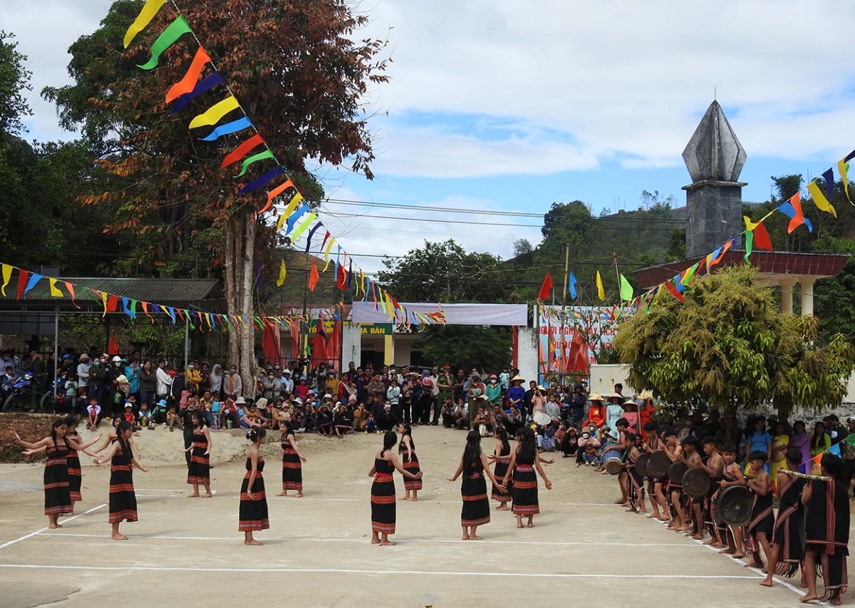 Kòn cau Jeh-Triêng tàm xã tiah nhàr dà lơgar Đăk Nhoong, kơnhoàl Đăk Glei, càr Kon Tum dròng cing tamya ngai hờp