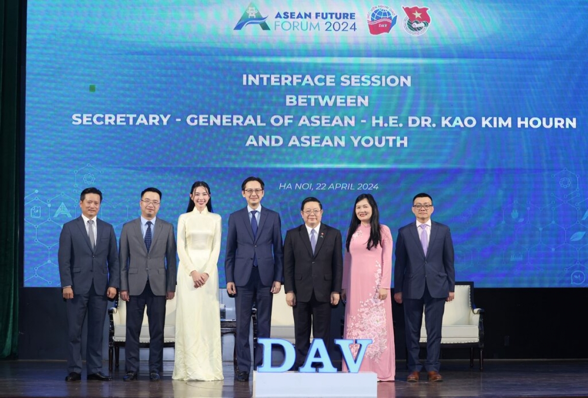 Ală kwang bàng ala măt tàm Cri bơyai đah Tổng thư ký mpồl ASEAN ồng Kao Kim Hourn mờ ơruh pơnu mpồl ASEAN