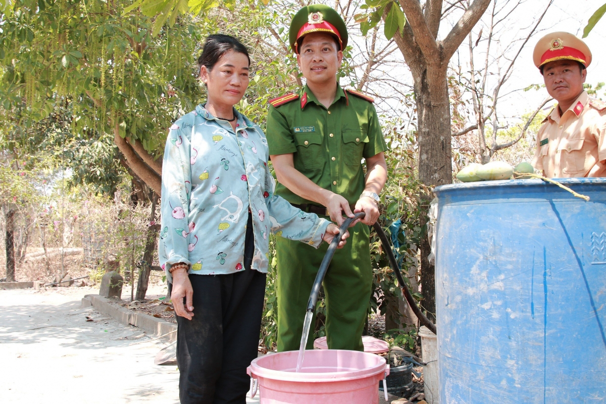 Ală cau ling kwang àng xã Ea R'Vê, kơnhoàl Ea Súp, càr Dăk Lăk dong kờl dà ngui sa ai làng bol in