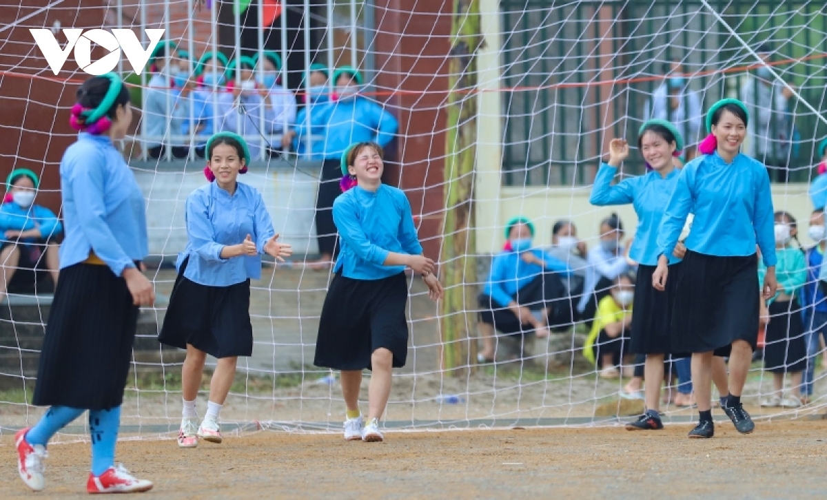 Đặc biệt nhất là các trận đấu luôn tràn ngập tiếng cười, cho dù đội nào vừa ghi bàn thắng