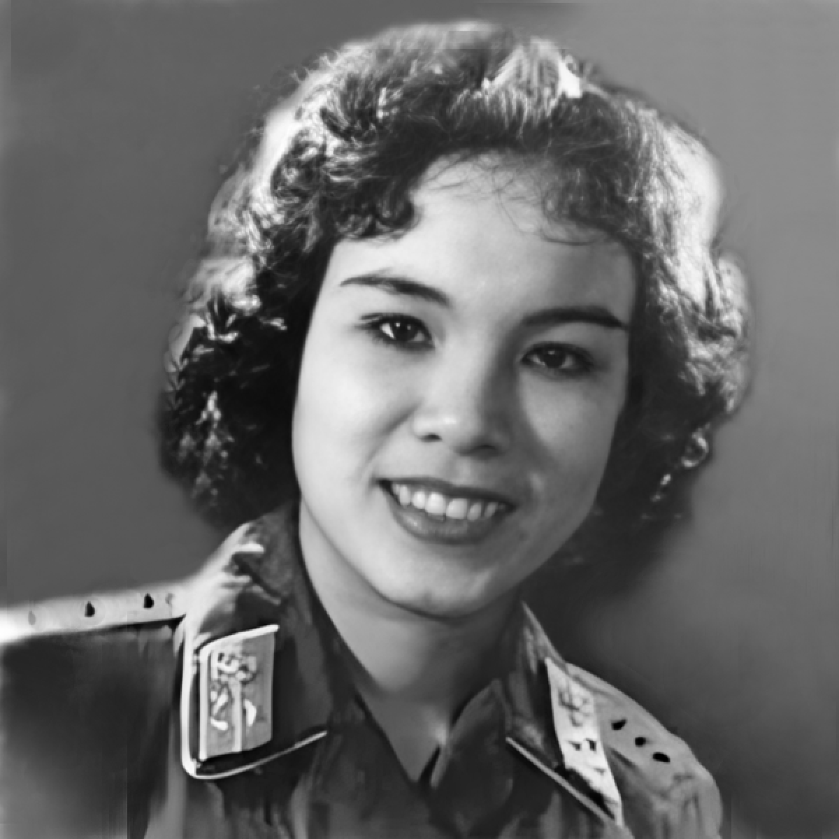 NSND Tường Vy thời trẻ