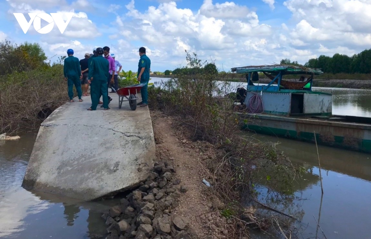 Jalan mbak di Cà Mau  khut tayak