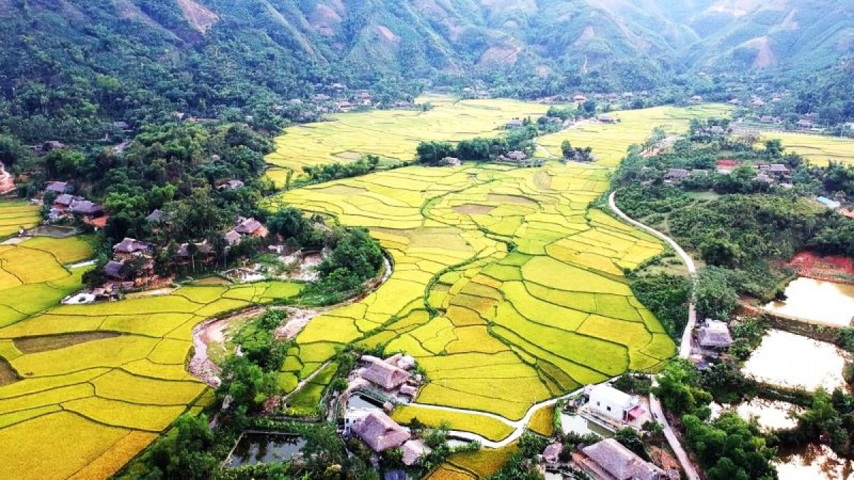 Nghĩa Đô trước khi bị mưa lũ tàn phá là một vùng quê trù phú, yên bình (ảnh: laocaitourism.vn)