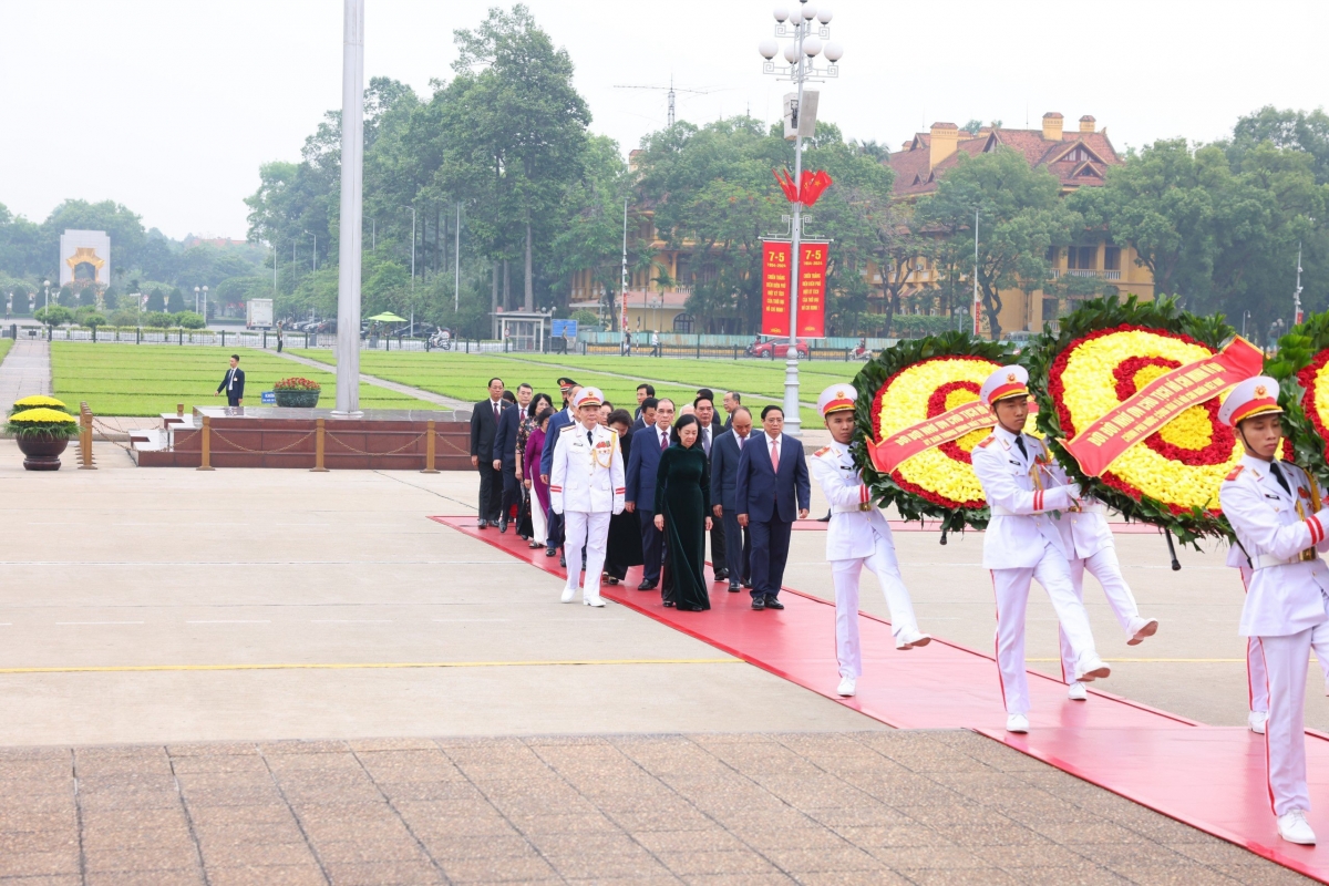 Khu kăn xiâm pơkuâ hnê ngăn Đảng, Tơnêi têa mot tung tíu ‘măn poăng Pôa Hồ Chí Minh