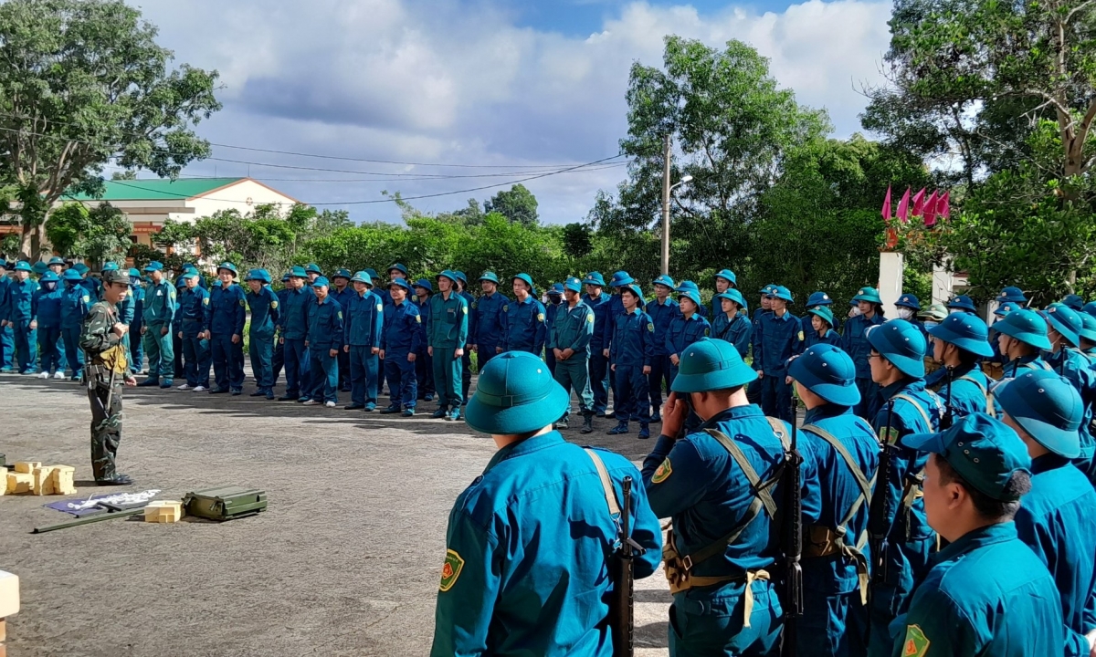 
Măt bơngai dân quân tự vệ ‘noh đảng viên lơ̆m pơlei tơm Buôn Ma Thuột tôch kơ lơ, hăm dang hloh 25%.