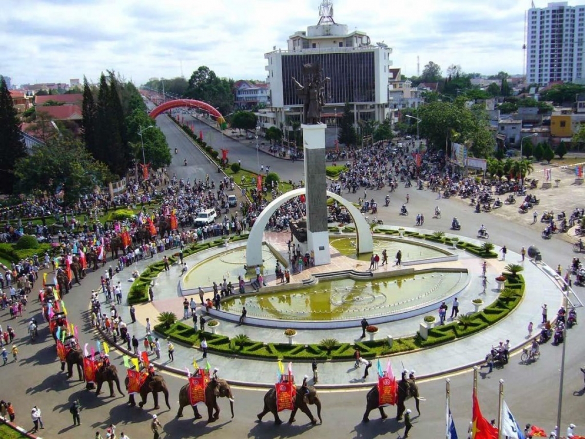 Tờm chi - bơkào geh koh ntê, lơh rùp niam, cèng jơnau yal bè niam chài bơh yau Tây Nguyên dê