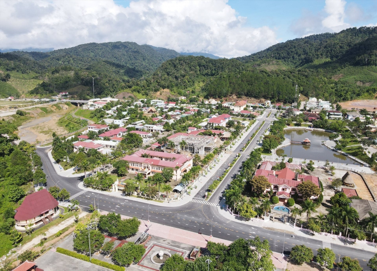 Trung tâm hành chính chr'hoong Tây Giang.