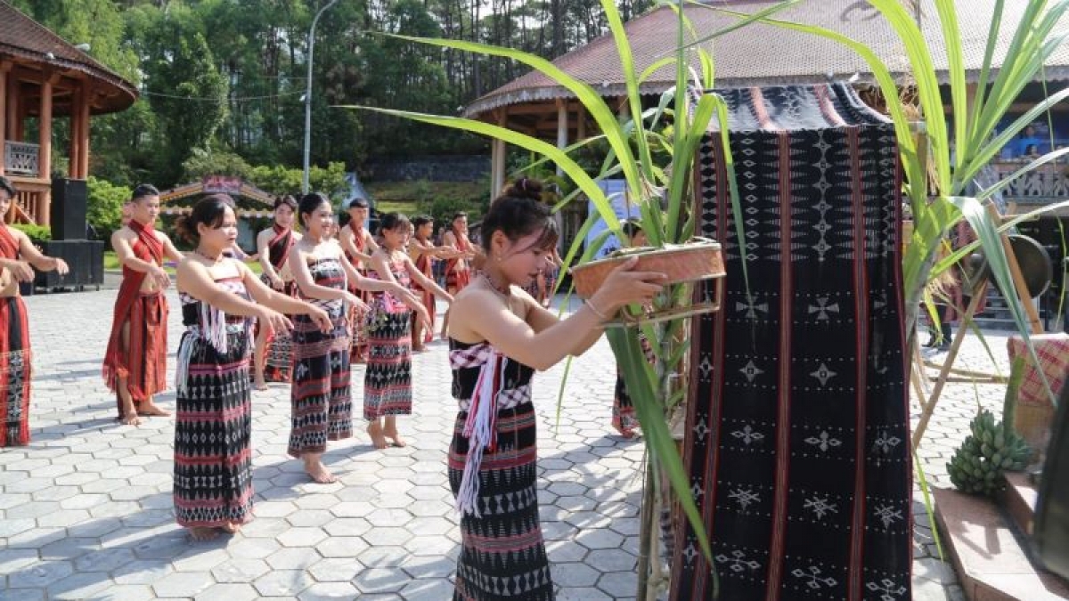 Lễ hội Tấc Ka Coong mang giá trị nhân văn sâu sắc.