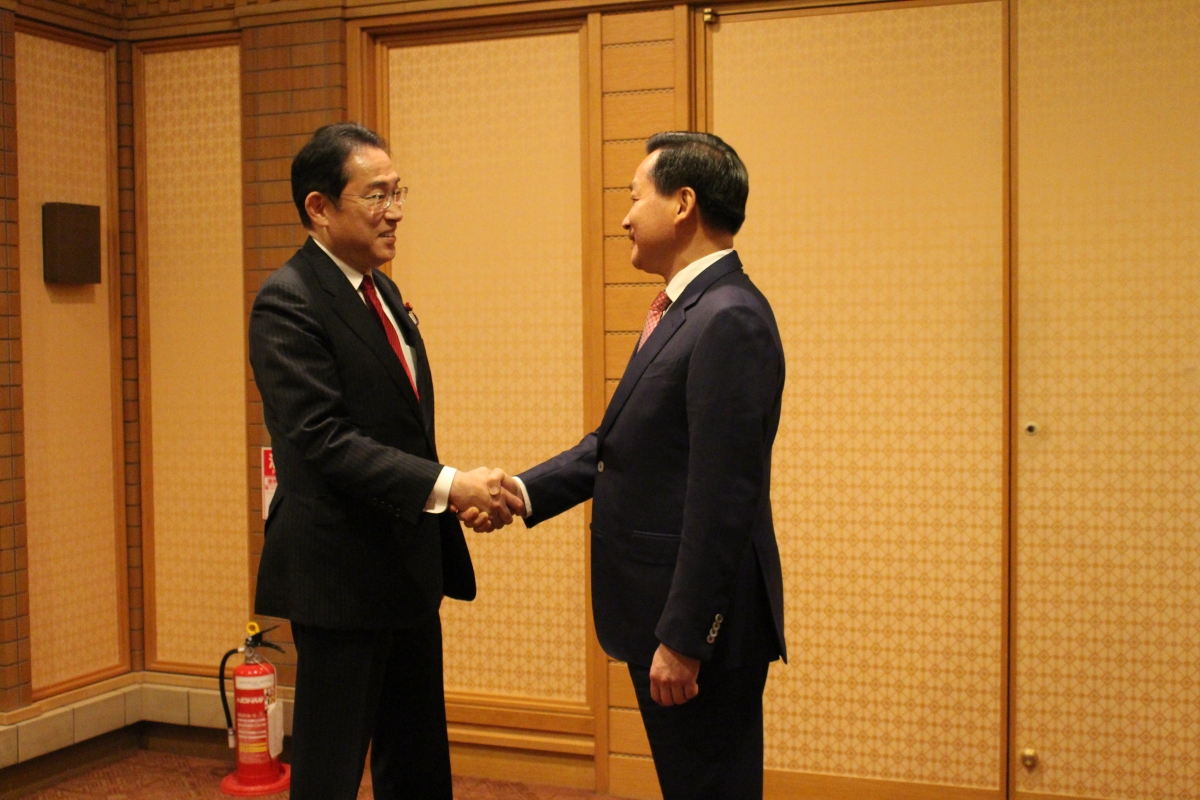 Pôa Lê Minh Khái, Ngế pro xiâm phŏ hnê ngăn tơnêi têa trâm pôa Kishida Fumio, Ngế pro xiâm hnê ngăn kong têa Nhuk