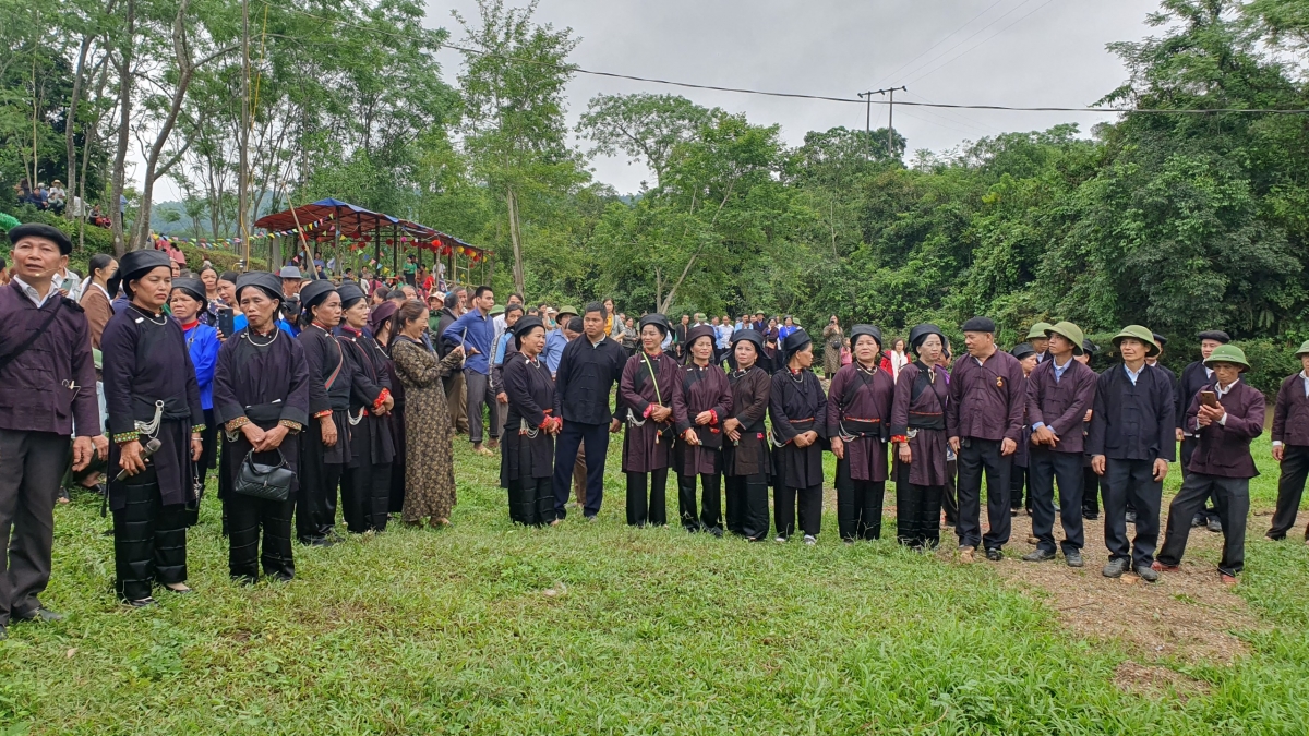 Những điệu hát sli đối đáp, trao duyên là linh hồn của chợ tình Xuân Dương