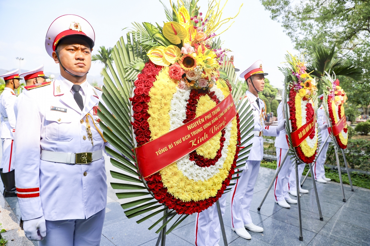 
Ƀok Tổng Bí thư Nguyễn Phú Trọng gơih kơvang pơkao ƀlŏk tơbăt