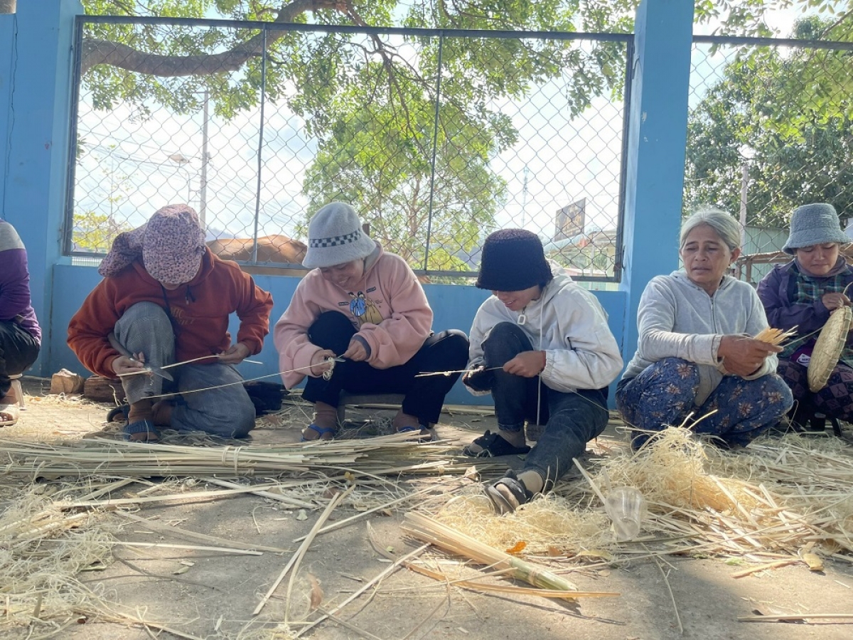 Bruk pak pandap meng kan di urang bangsa K’ho