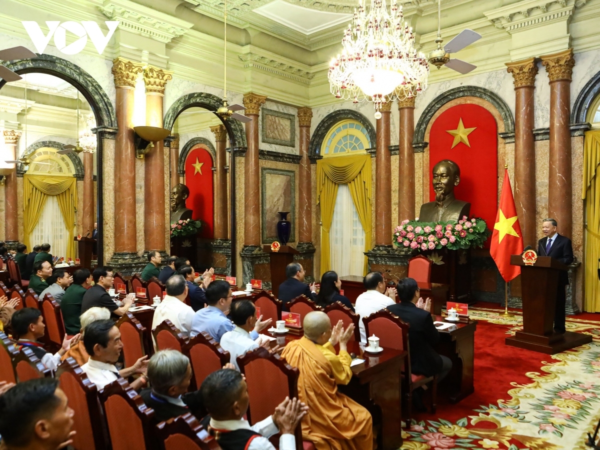 Chủ tịch nước Tô Lâm gặp mặt đoàn đại biểu người có uy tín trong đồng bào dân tộc thiểu số.