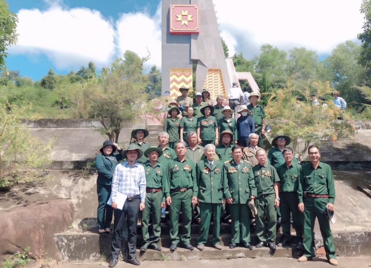 Wăng sa jăp blău, ăp druh ndăm xung phong  ơm ta Dak Lak  nsrôih râng ăp nău kan yor tâm rŏng ndrăng băl tahen