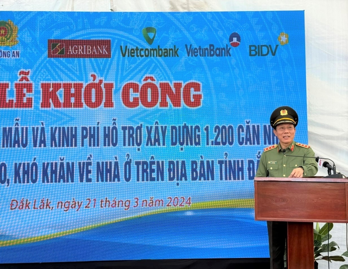 Thướng tướng Lương Tam Quang, Groi Kruanh N’gâng kan Công an ntoh ngơi
 