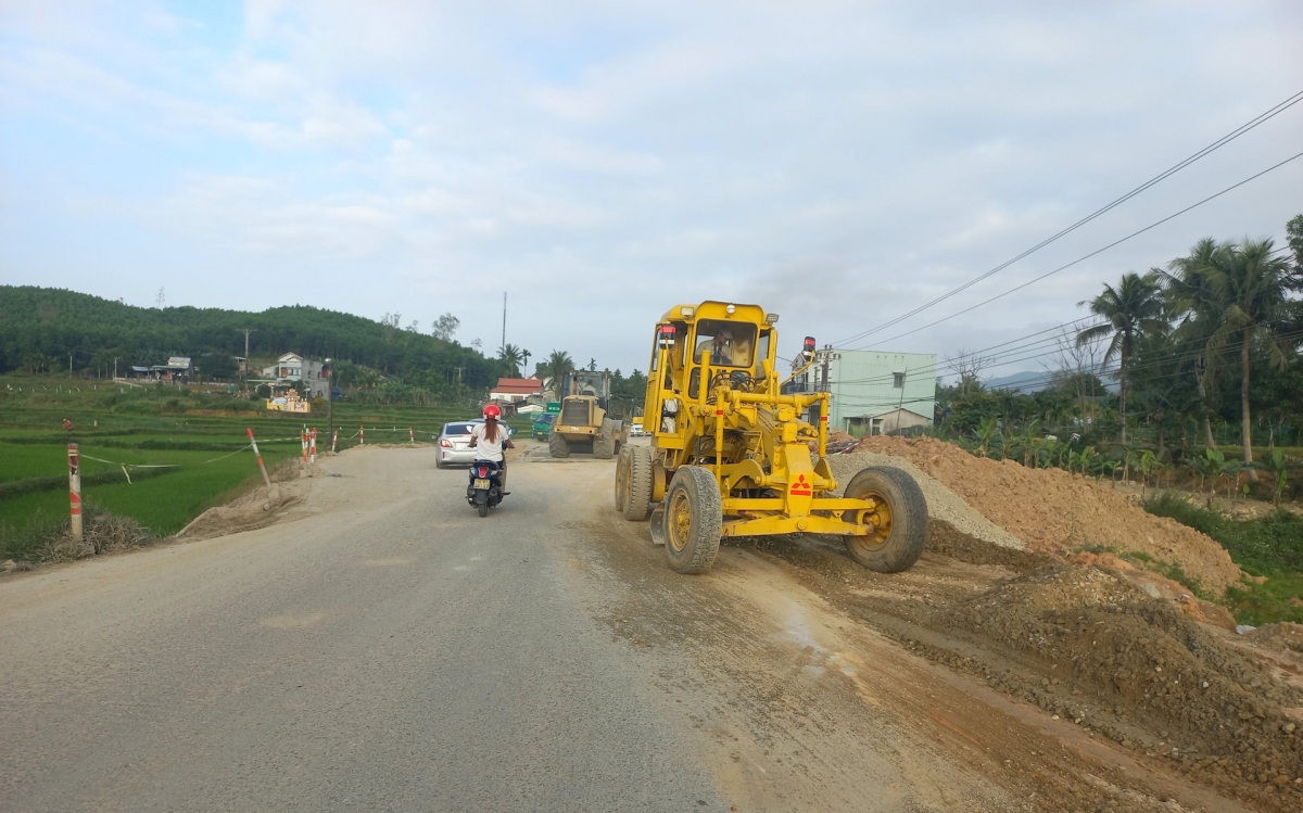 Dự án nâng cấp, mở rộng Quốc lộ 14E có tổng chiều dài xây dựng khoảng 70,69 km, tổng mức đầu tư dự án hơn 1.848 tỷ đồng.