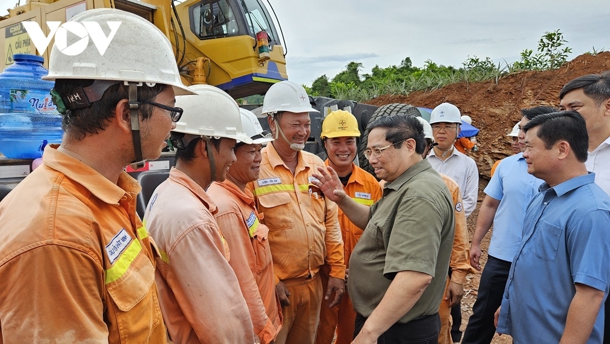 
Thủ tướng dăr lăng, hơlêm kŏng nhân ming man jrăng dŭnh hơyuh