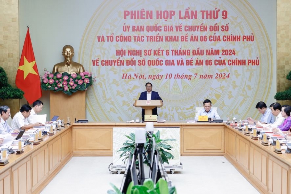 
Thủ tướng pơgơ̆r hop akŏm mă 9