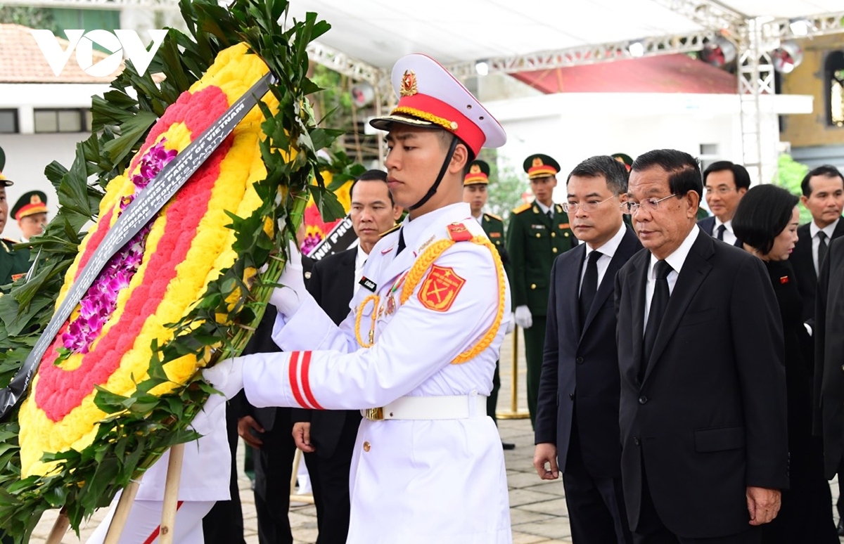 
Mpồl Kwang bàng lơgar Campuchia