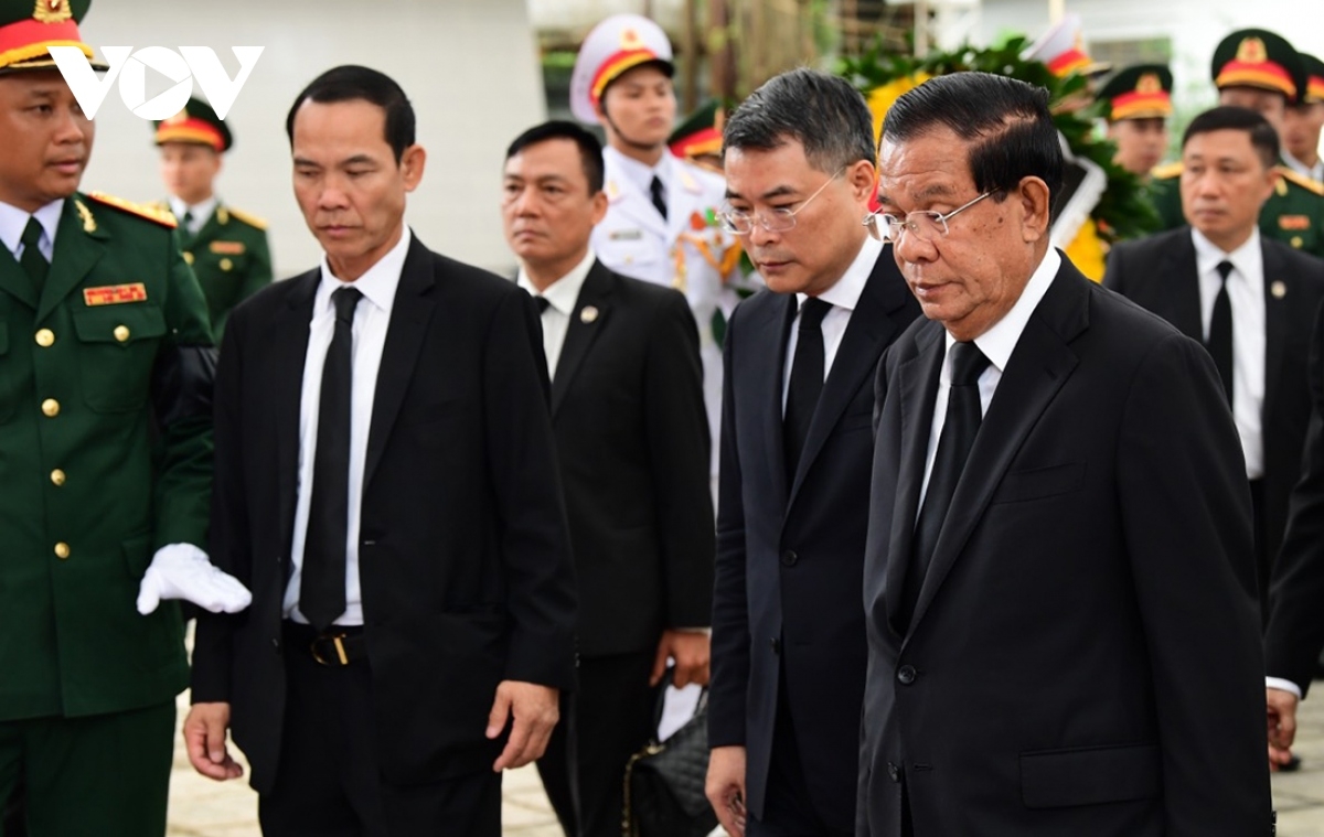 Đoàn Campuchia do Chủ tịch Đảng Nhân dân Campuchia, Chủ tịch Thượng viện Campuchia Hun Sen làm Trưởng đoàn vào viếng Tổng Bí thư Nguyễn Phú Trọng.