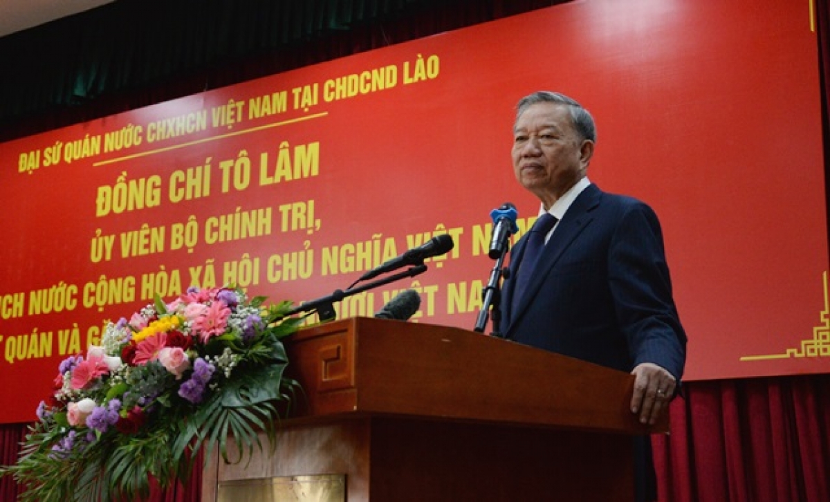 Củ tịc lơgar ồng Tô Lâm tơm boh bơr mờ kwang bàng, cau lơh broă mờ làng bol Việt Nam tàm lơgar Lào