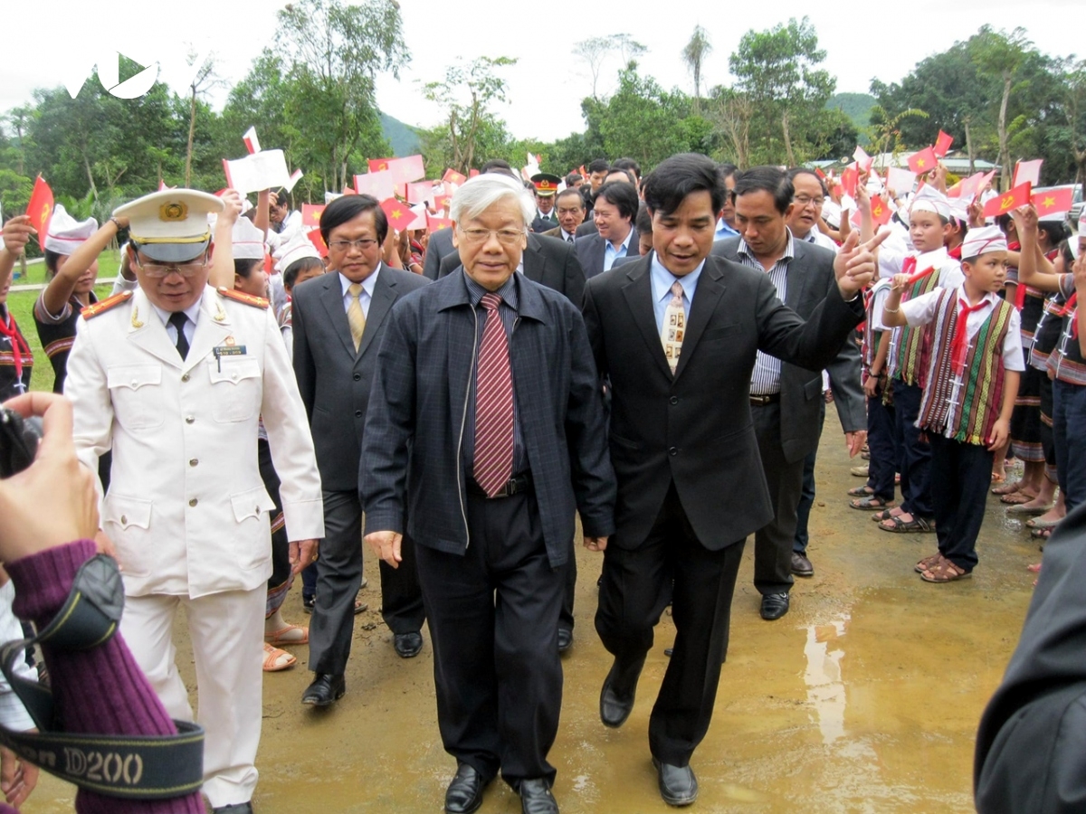 Tổng Bí thư Nguyễn Phú Trọng về thăm Khu di tích Khu ủy Khu V, tại huyện Hiệp Đức, tỉnh Quảng Nam vào tháng 1 năm 2012 - Ảnh: Vũ Quang Hùng