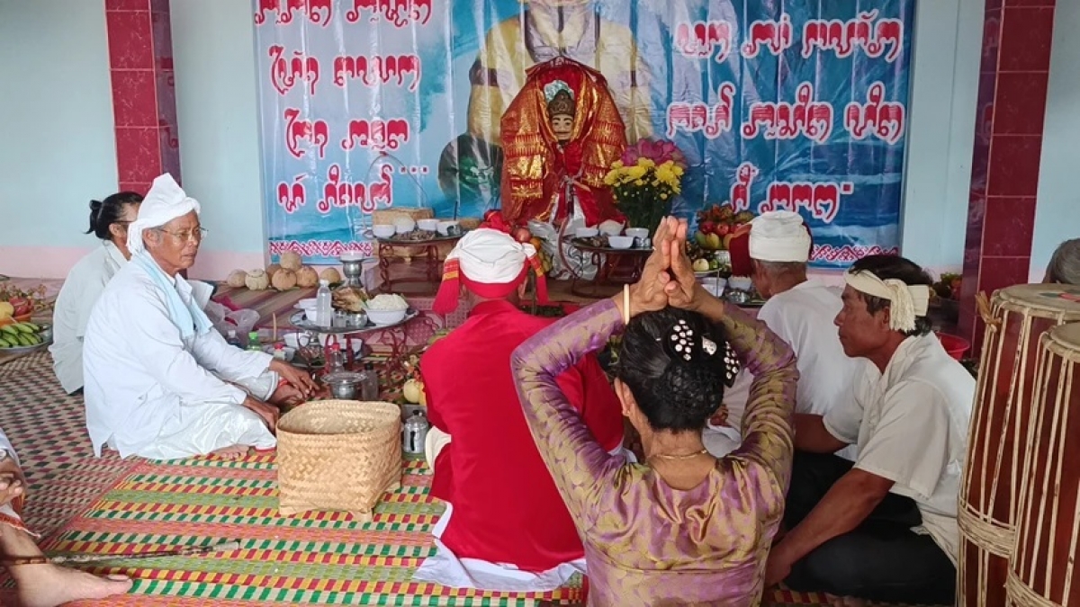 Mikva langkan likau brei hu rilo siam mekre, ngak mbang jak jeng