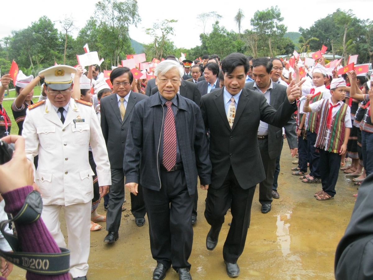 Tổng Bí thư Nguyễn Phú Trọng về thăm Khu di tích Khu ủy Khu V, tại huyện Hiệp Đức, tỉnh Quảng Nam vào tháng 1 năm 2012. (Ảnh Vũ Quang Hùng)