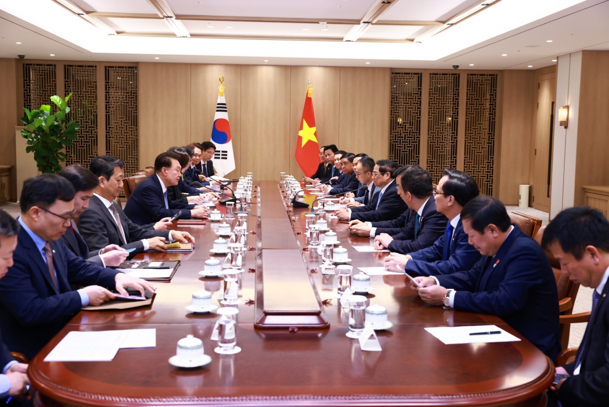 
Thủ tướng Phạm Minh Chính pơma nuh hăm Kơdră tơm teh đak Hàn Quốc Yoon Suk Yeol