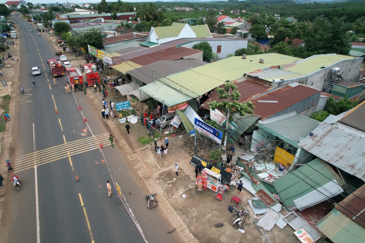 
Gre dơdơng tâm mât tơ̆ hnam kon pơlei tơ̆ kơchơ 312 xăh Đắk R'la, apŭng Đắk Mil, Đắk Nông ‘năr 25/7 pơm ăn 3 ‘nu bơngai lôch, 1 ‘nu bơngai rơka