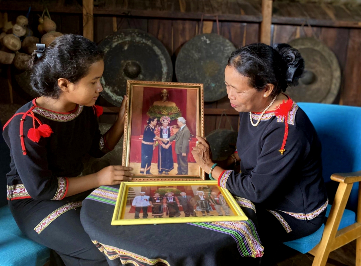 Jâ H Yam Ƀuôn Krông (peăng hơ’vá) hâk git dêi mâu kơtâ um xup tơdjuôm ƀă pôa Nguyễn Phú Trọng, Kăn xiâm pơkuâ hnê ngăn Đảng