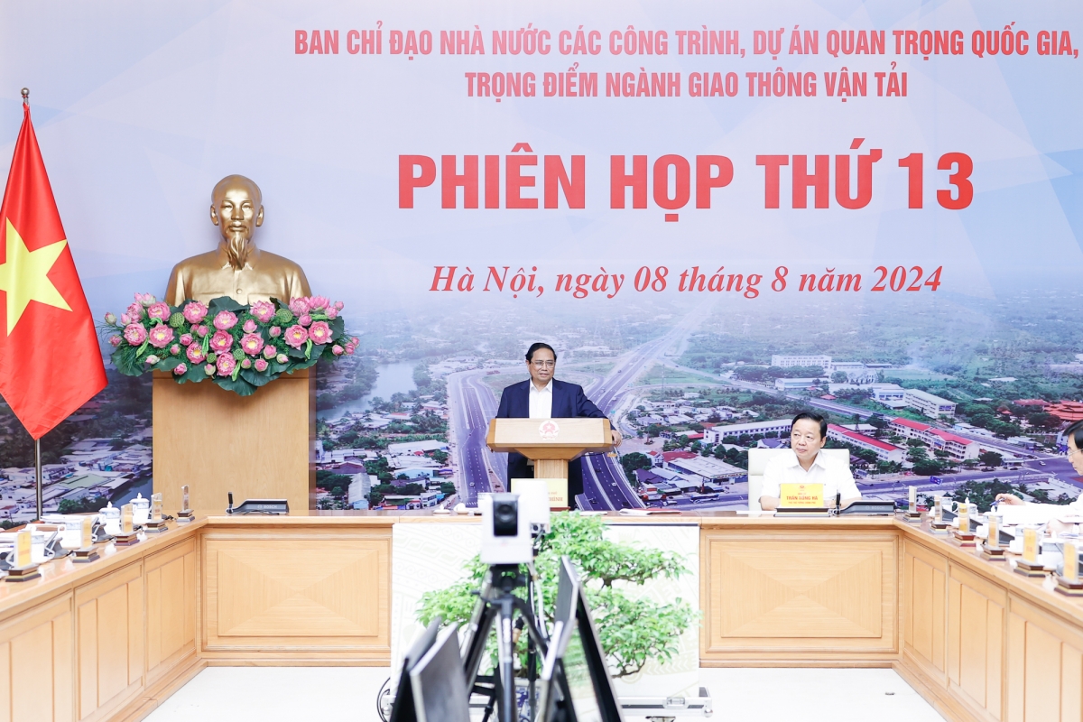 
Thủ tướng pơgơ̆r hop akŏm mă 13 kơ Anih pơgơ̆r jang