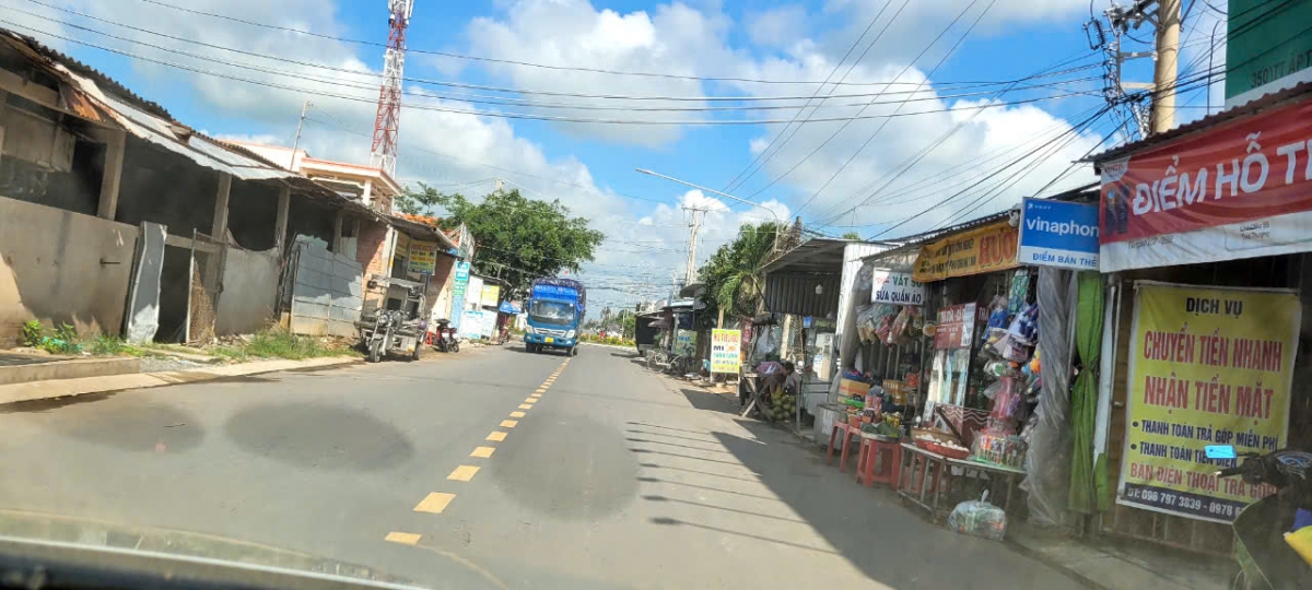 Tơdroăng rêh ối dêi kuăn pơlê tơring Ba Tri ôi xơpá, kal tơmâng kân dêi mâu kơvâ cheăng, rêm râ