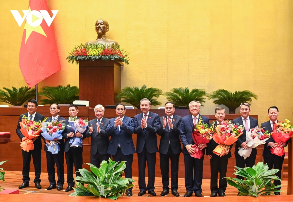 Pôa Tô Lâm, Kăn xiâm pơkuâ ngăn Đảng, Kăn xiâm hnê ngăn tơnêi têa; Pôa Phạm Minh Chính, Ngế pro xiâm hnê ngăn Chin phuh ƀă Kăn xiâm hnê ngăn Kuô̆k hô̆i rơkâu ƀă xup um rơtế ƀă mâu kăn ƀô̆ khu râ kăn xiâm nếo châ Kuô̆k hô̆i hneăng 15 pôk, kĭ pơkâ