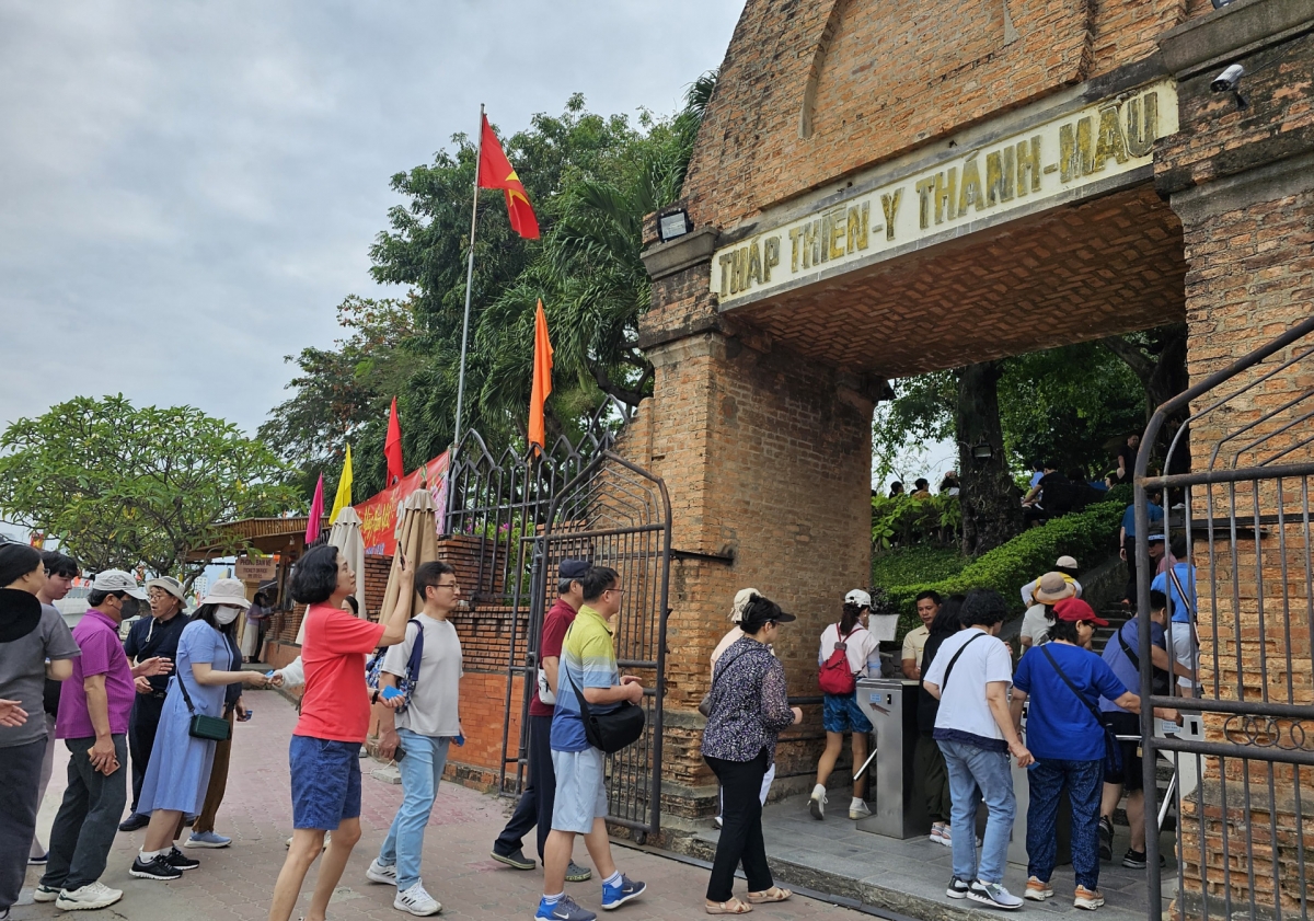 Bimon Ponagar dui pachreih hu rilo tuai damuai tuk mai tal Nha Trang