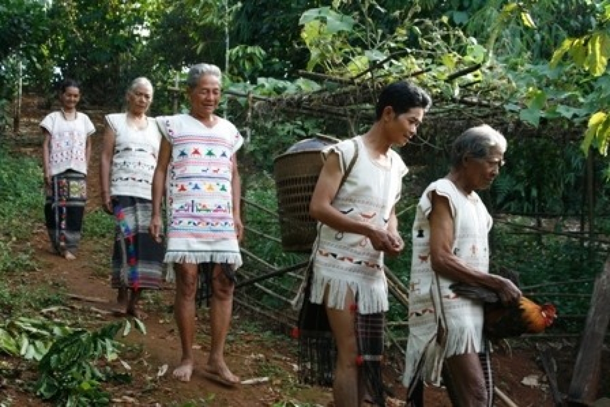 Mơngế Mạ ối ai tơdroăng ki hnê ‘măn tơdroăng xôi kiâ ‘na kong ilâng. Um: Hlá tơbeăng Kuăn ngo ƀă Kong ngo