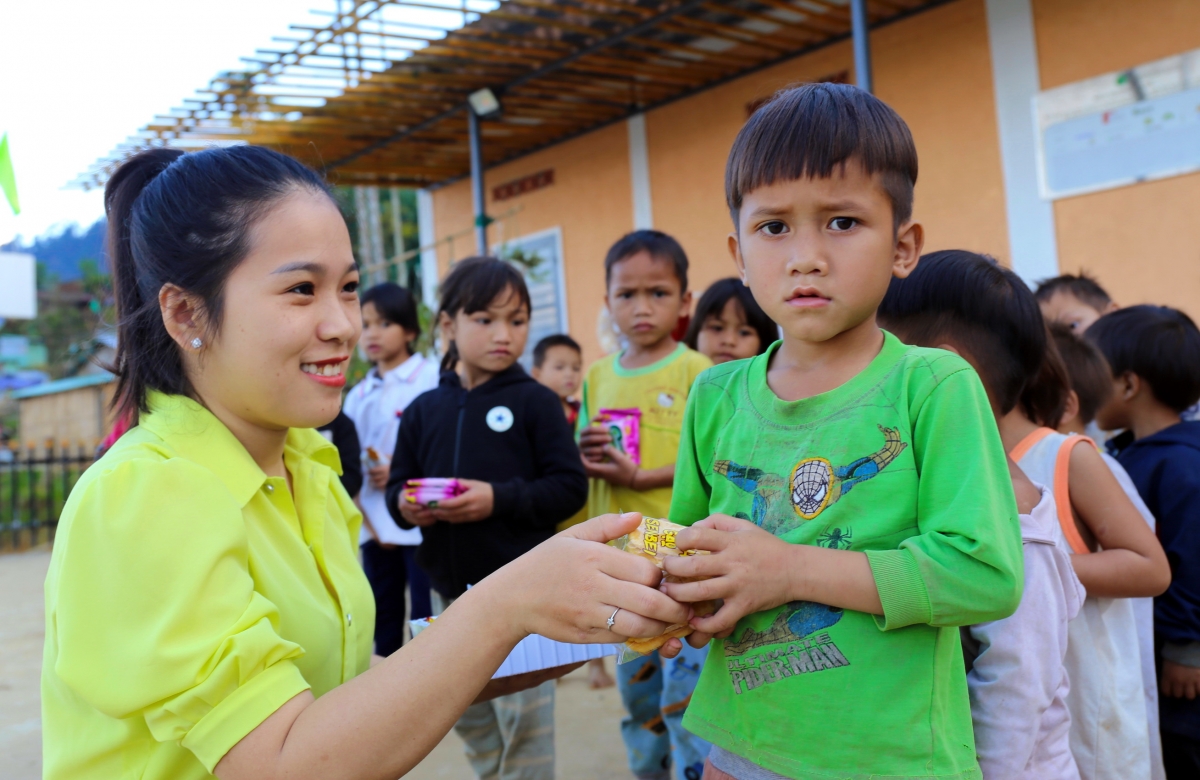 Tại huyện Nam Trà My đang thiếu gần 300 giáo viên ở cấp mầm non, tiểu học và trung học cơ sở.