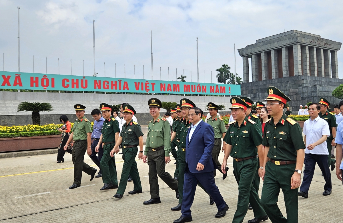 Pôa Phạm Minh Chính, Ngế pro xiâm hnê ngăn Chin phuh pêi cheăng ƀă khu pơkuâ tíu chôu ‘măn poăng Pôa Hồ Chí Minh, Kăn xiâm hnê ngăn tơnêi têa hneăng apoăng