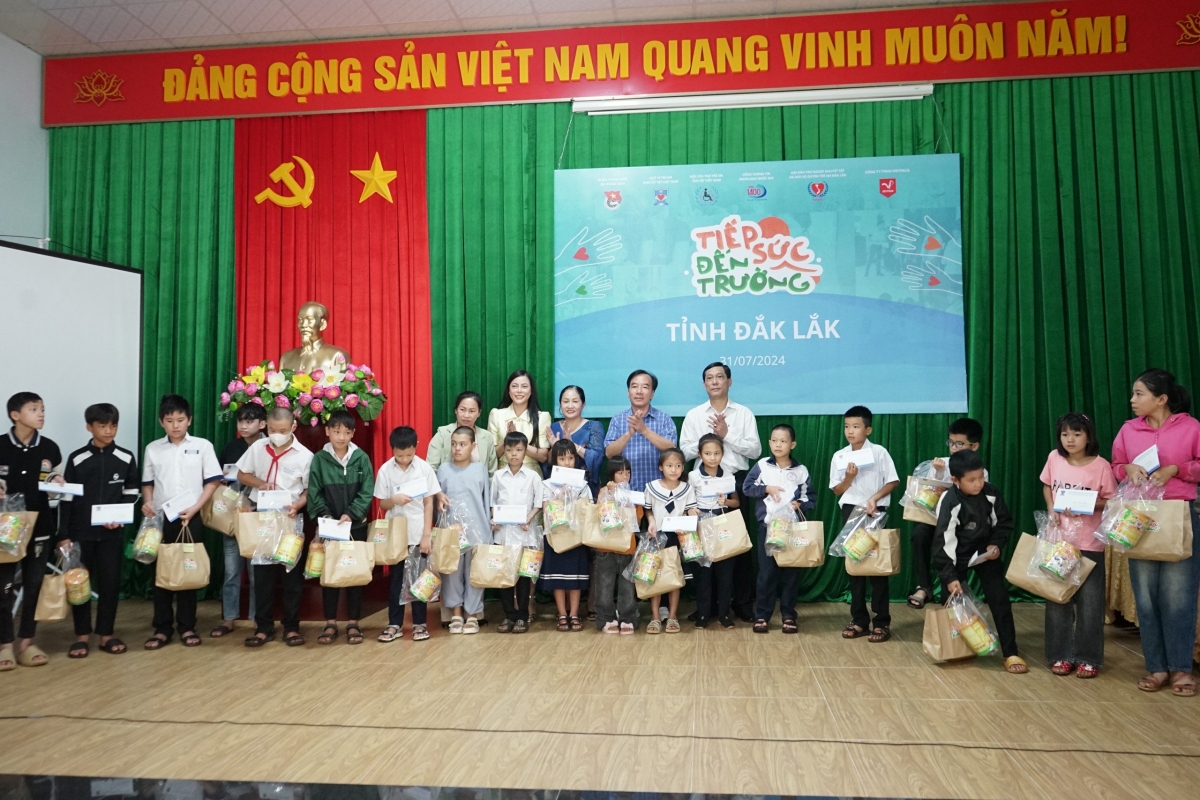 100 ngế vâi hdrêng chó chêng tơvê kŏng ối tung 5 tơring, pơlê kong krâm dêi kong pơlê Dak Lak châ tơdah kơxuô tơmeăm